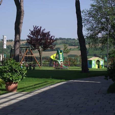 Hotel Ausonia Monte Porzio Exteriör bild