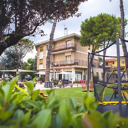 Hotel Ausonia Monte Porzio Exteriör bild