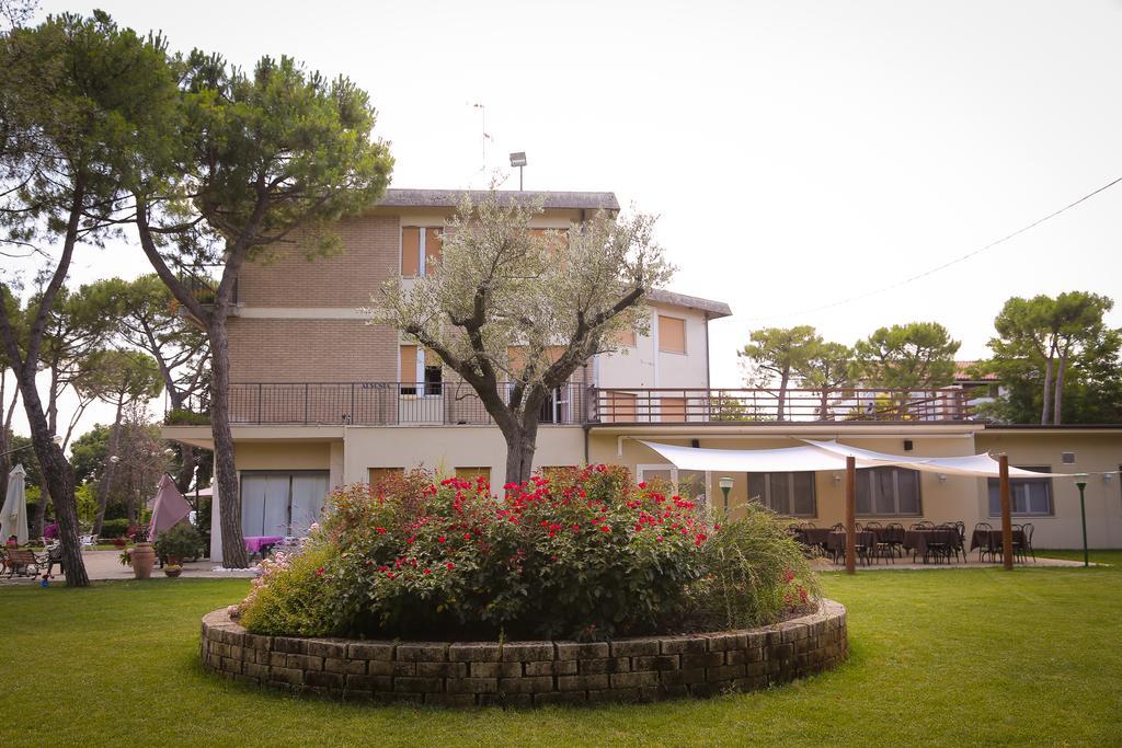 Hotel Ausonia Monte Porzio Exteriör bild