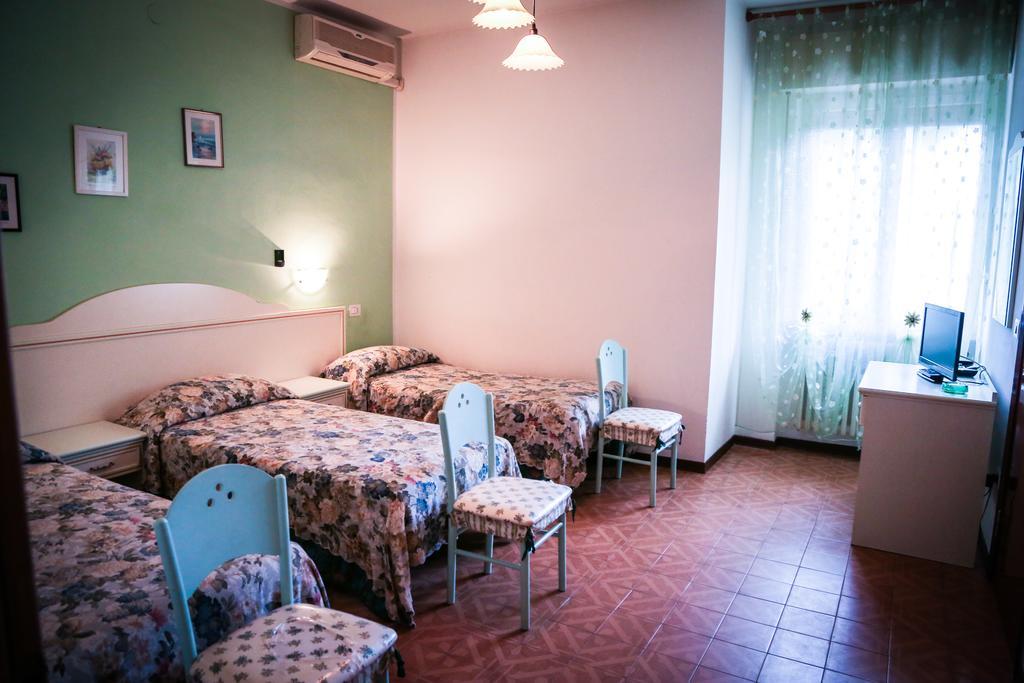 Hotel Ausonia Monte Porzio Exteriör bild