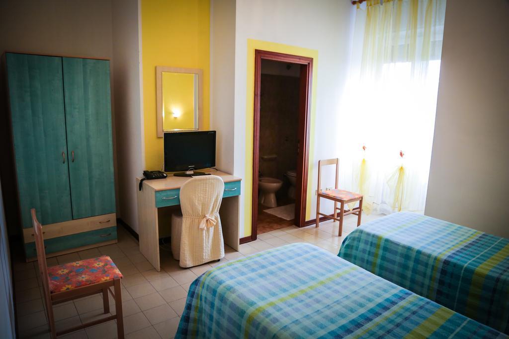 Hotel Ausonia Monte Porzio Exteriör bild