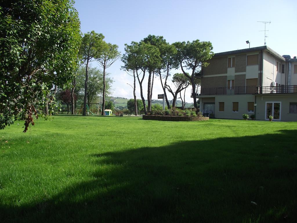 Hotel Ausonia Monte Porzio Exteriör bild