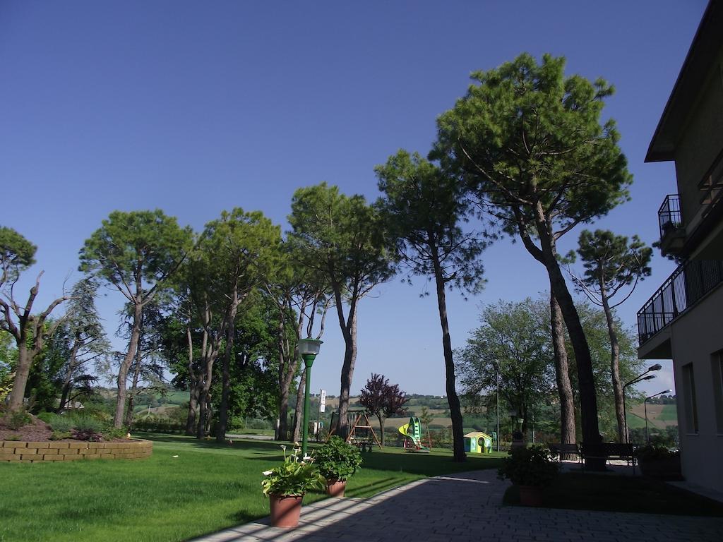 Hotel Ausonia Monte Porzio Exteriör bild