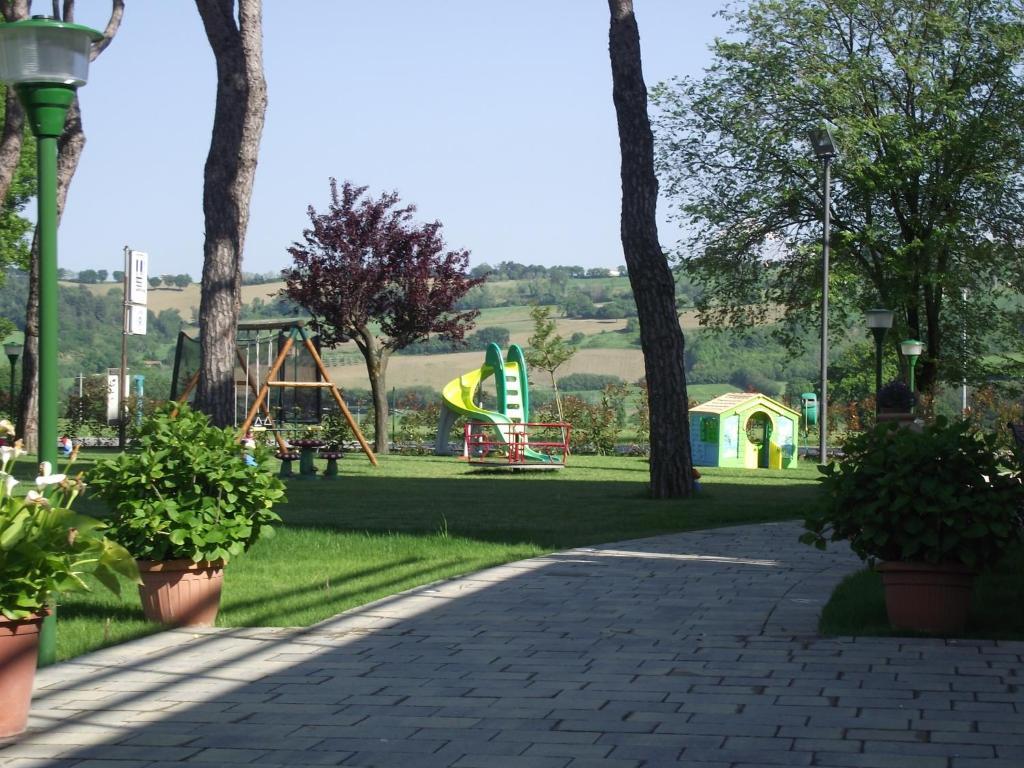 Hotel Ausonia Monte Porzio Exteriör bild