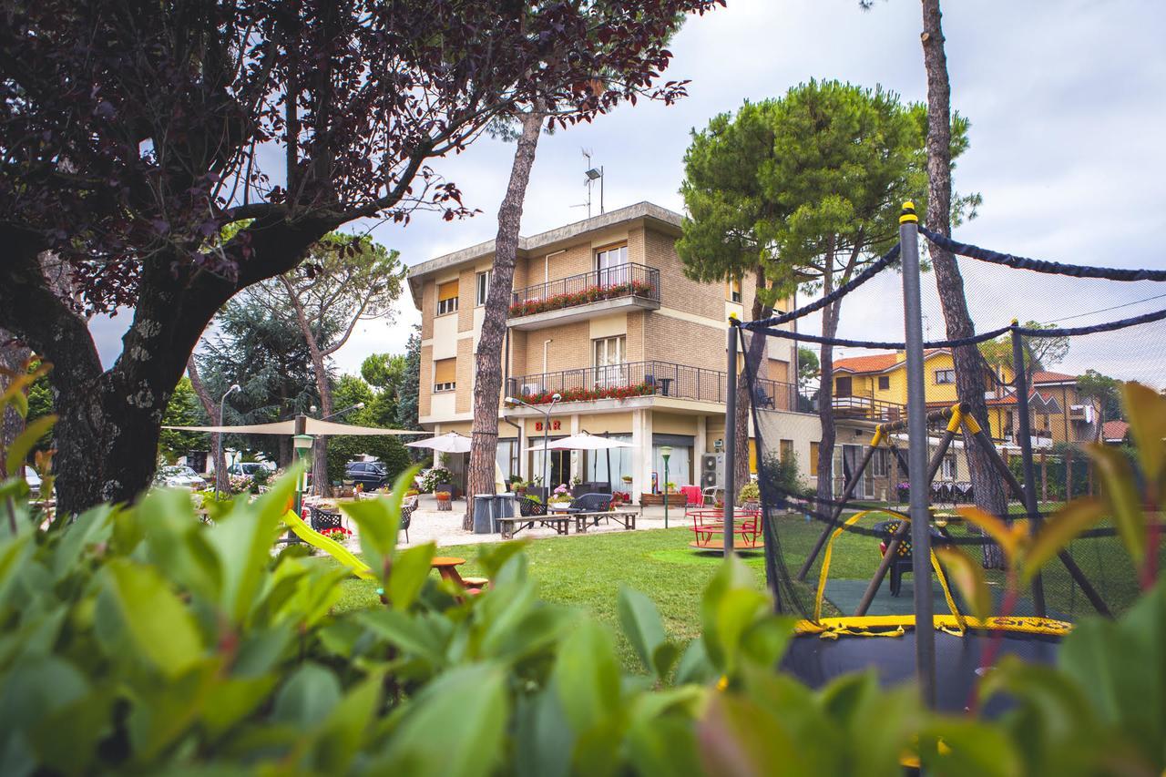 Hotel Ausonia Monte Porzio Exteriör bild