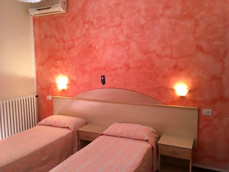 Hotel Ausonia Monte Porzio Exteriör bild