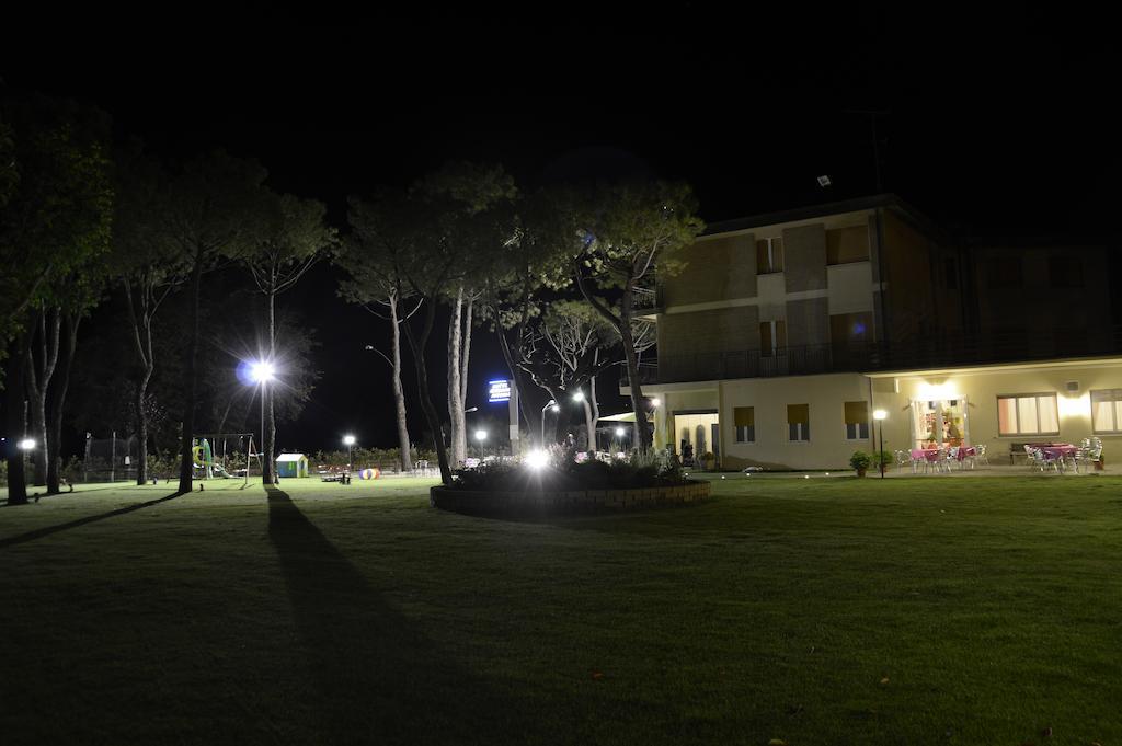 Hotel Ausonia Monte Porzio Exteriör bild