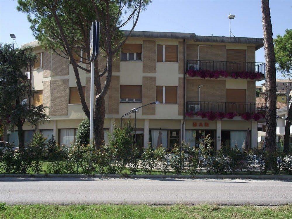 Hotel Ausonia Monte Porzio Exteriör bild