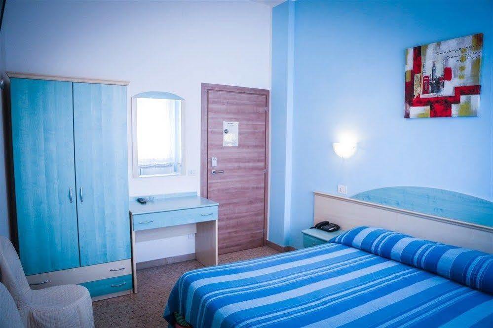 Hotel Ausonia Monte Porzio Exteriör bild