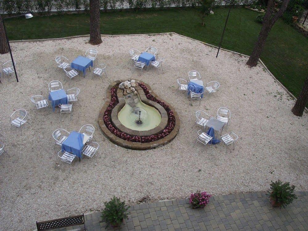Hotel Ausonia Monte Porzio Exteriör bild